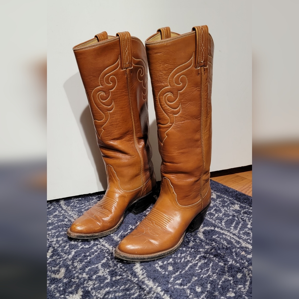 Vintage 1960s Tony Lama Cowgirl boots